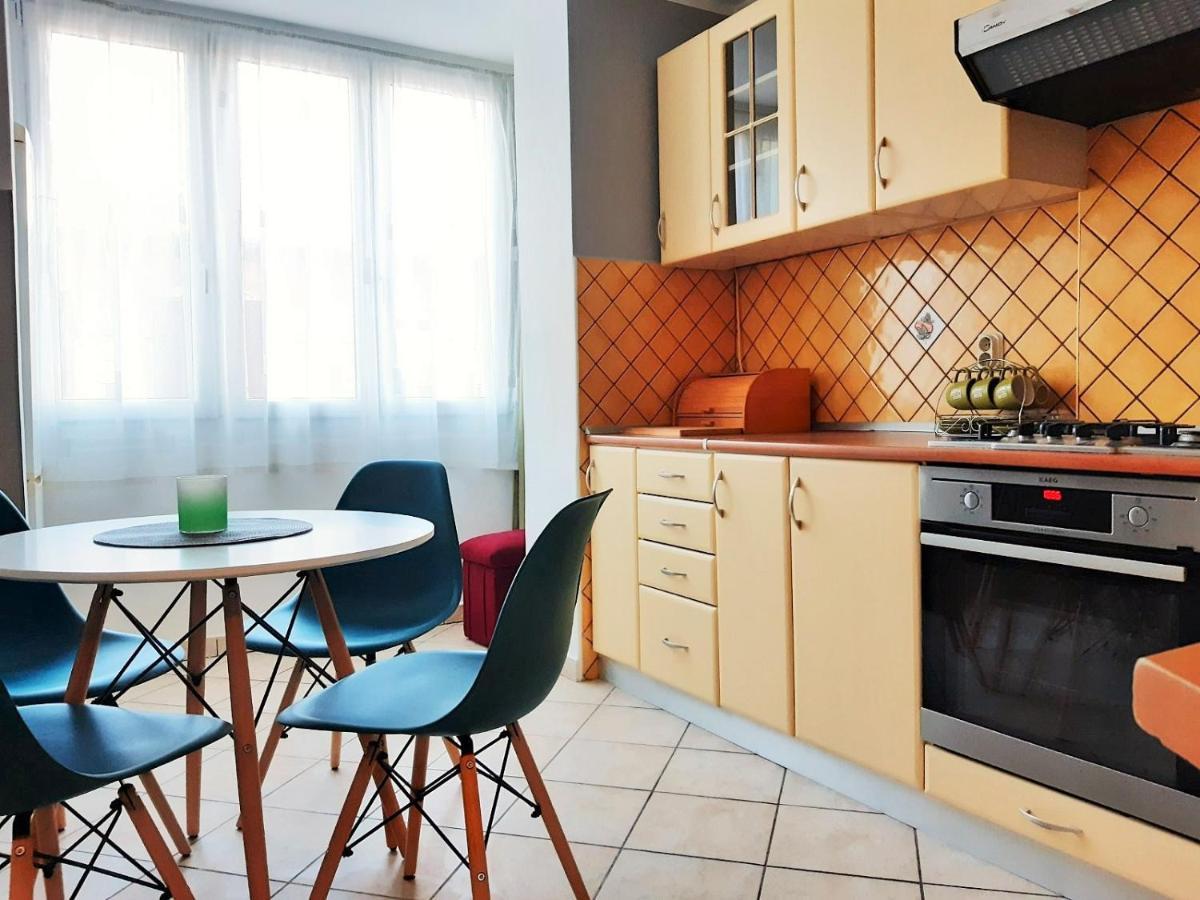 Апартаменты Bright & Cozy Пула Экстерьер фото