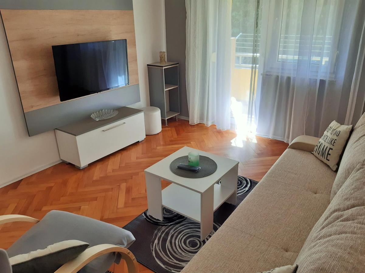 Апартаменты Bright & Cozy Пула Экстерьер фото